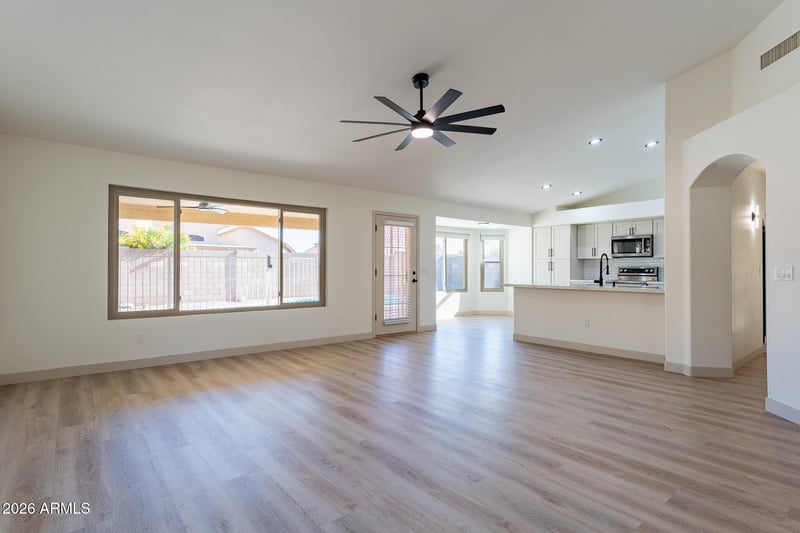9935 Irma Ln, Peoria, AZ 85382