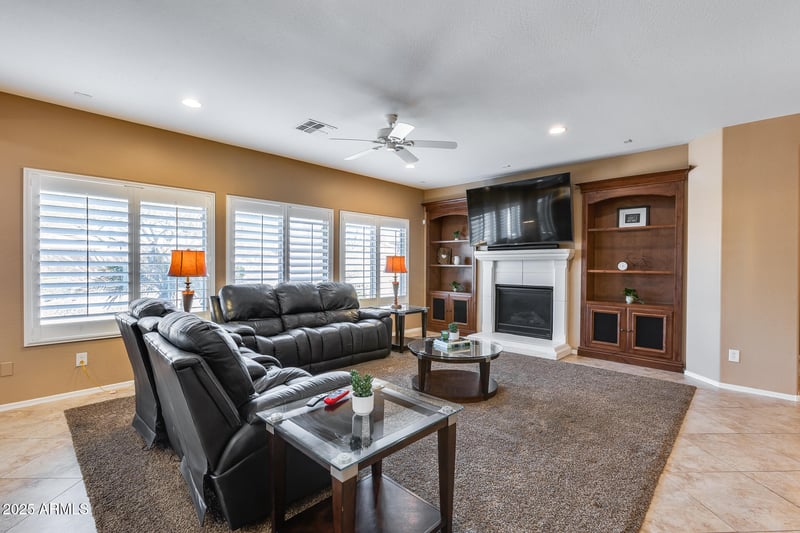 9952 Jessie Ln, Peoria, AZ 85383