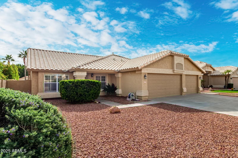 9953 Mohawk Ln, Peoria, AZ 85382