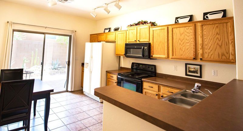 996 E Ranch Rd, Gilbert, AZ 85296