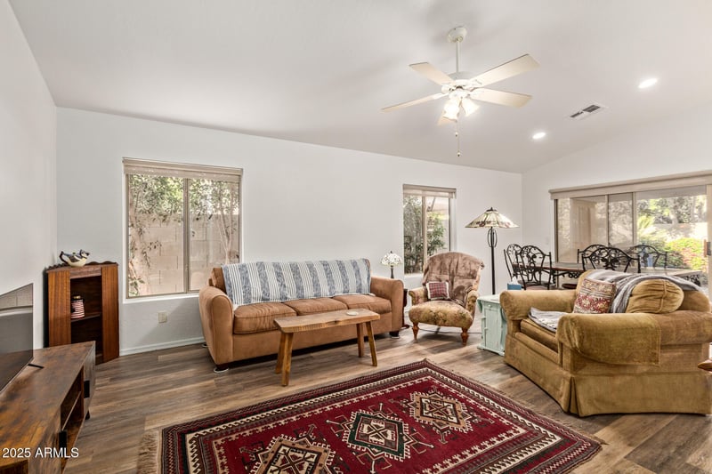 996 Princeton Ave, Gilbert, AZ 85234