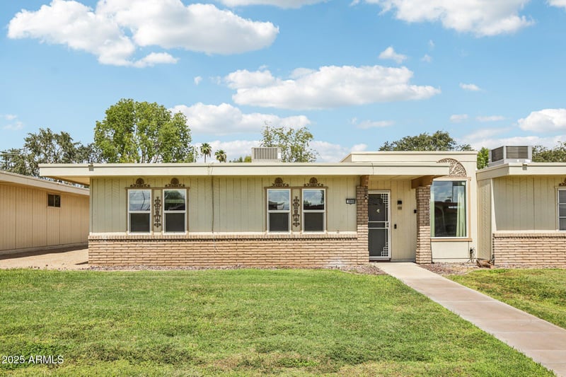 9960 Forrester Dr, Sun City, AZ 85351