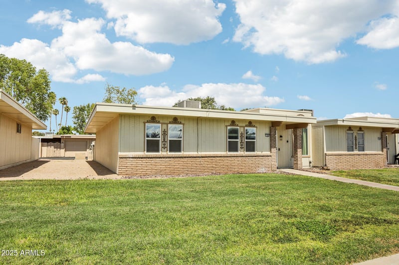 9960 Forrester Dr, Sun City, AZ 85351