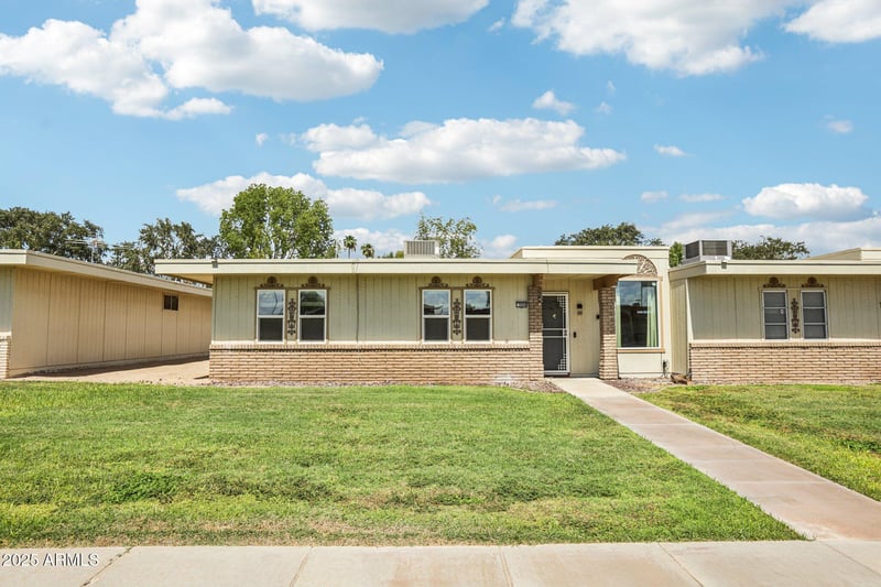 9960 Forrester Dr, Sun City, AZ 85351