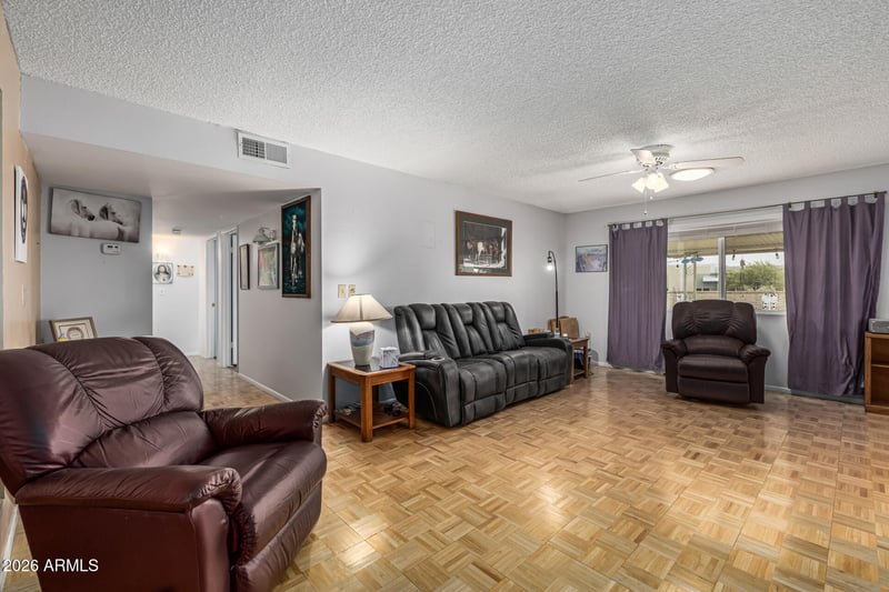 9961 Bolivar Dr, Sun City, AZ 85351