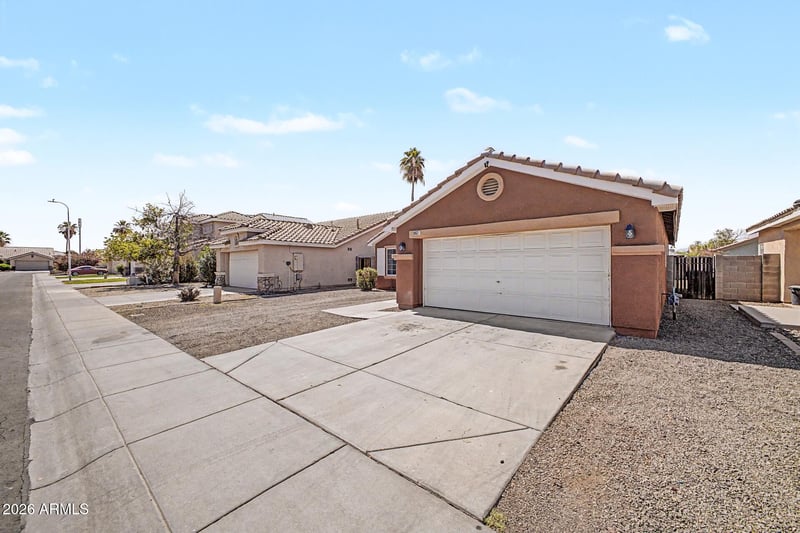 9961 W Mackenzie Dr, Phoenix, AZ 85037