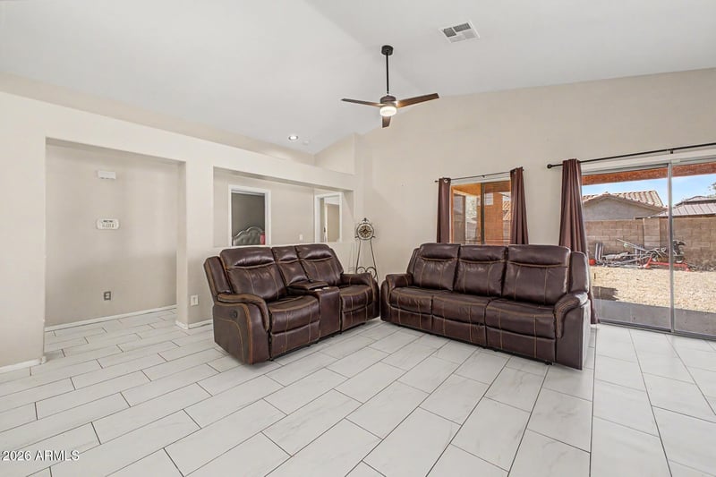 9961 W Mackenzie Dr, Phoenix, AZ 85037