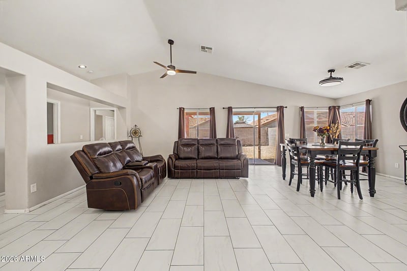 9961 W Mackenzie Dr, Phoenix, AZ 85037
