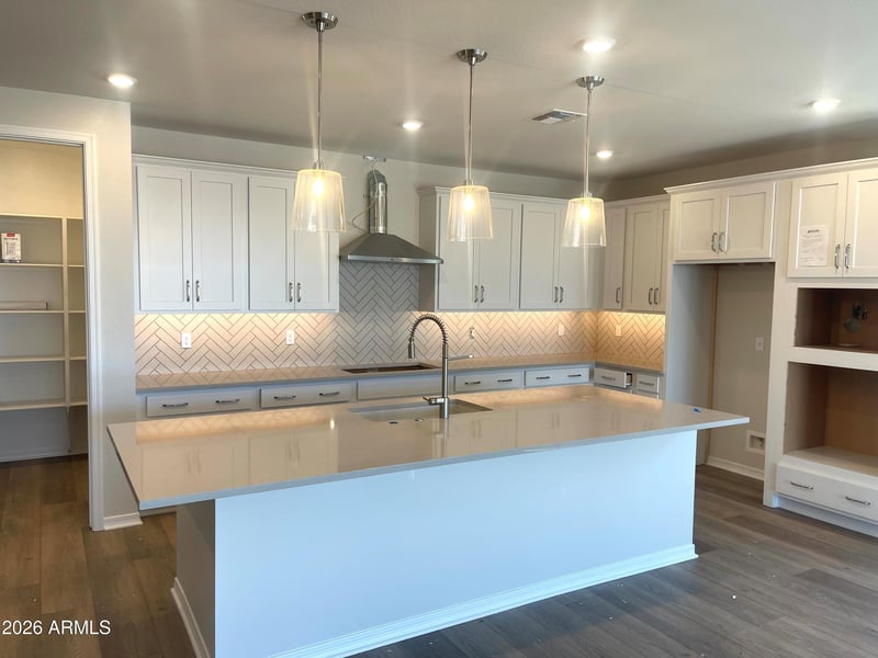 9968 W Avalon Dr, Avondale, AZ 85392