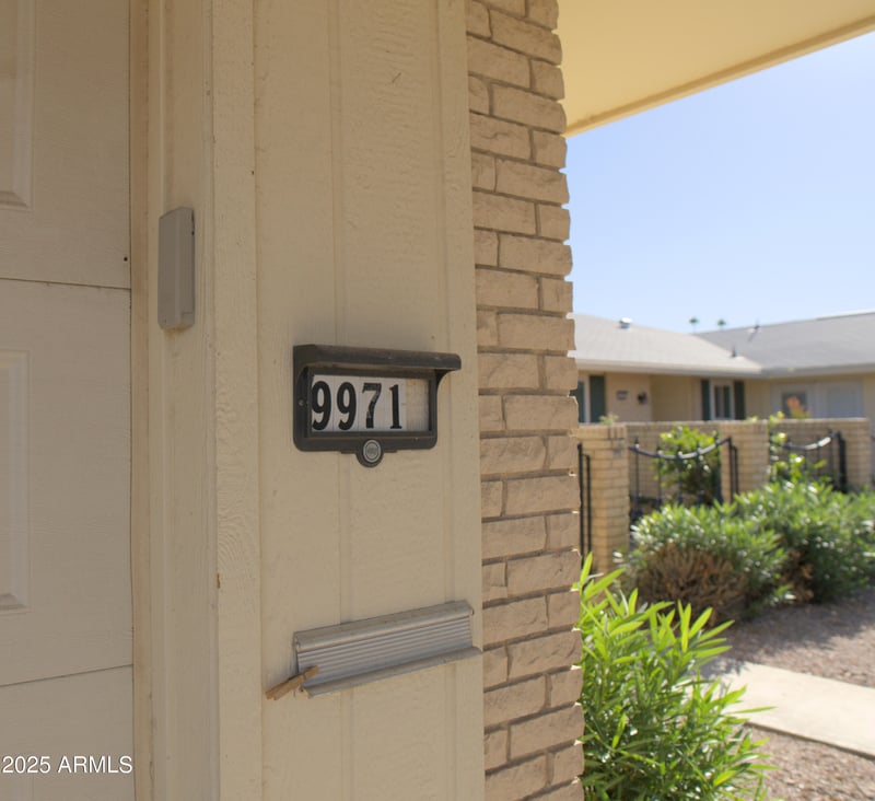 9971 Bolivar Dr, Sun City, AZ 85351