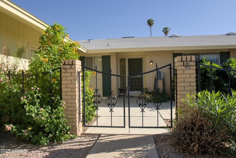 9971 Bolivar Dr, Sun City, AZ 85351