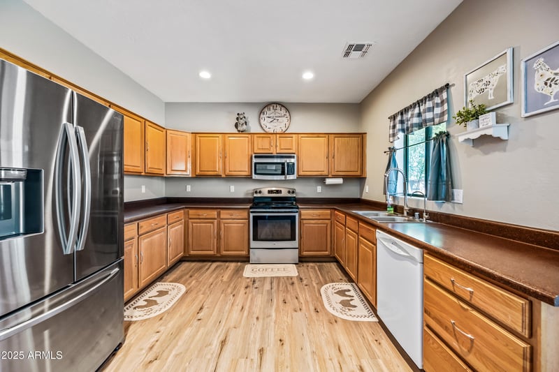 9982 Asbury Ave, San Tan Valley, AZ 85143