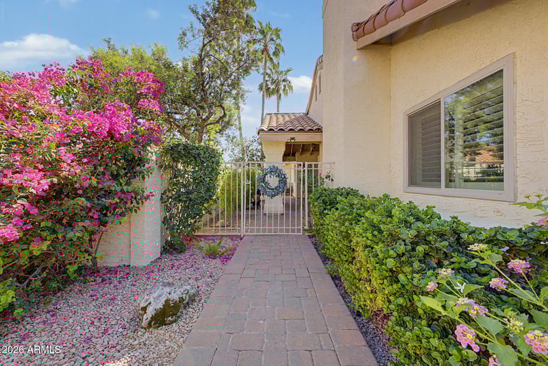 9987 Fanfol Dr, Scottsdale, AZ 85258