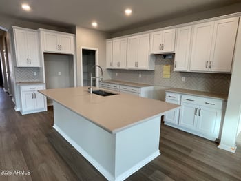 9987 Verde Ln, Avondale, AZ 85392