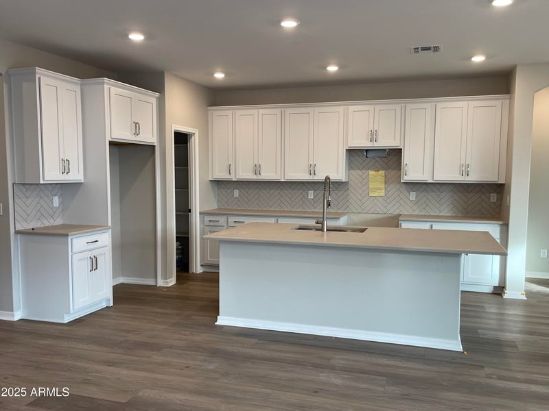 9987 Verde Ln, Avondale, AZ 85392