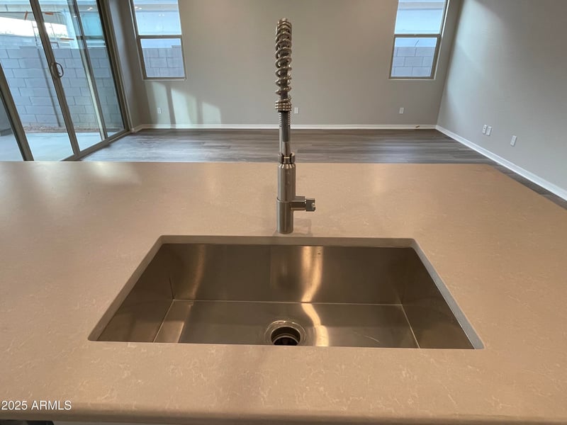 9987 Verde Ln, Avondale, AZ 85392