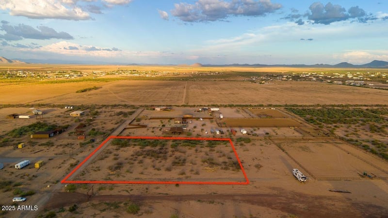 xx Buffalo Dog Rd #-, Aguila, AZ 85320