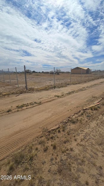 XX Xxx -- #-, Wittmann, AZ 85361