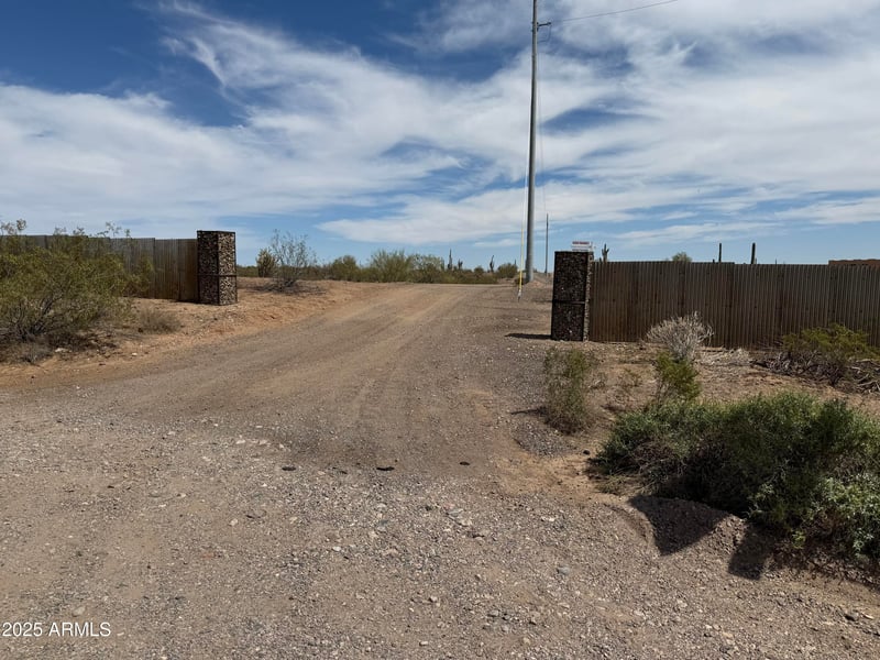 XX00E 253rd Ave #-, Morristown, AZ 85342