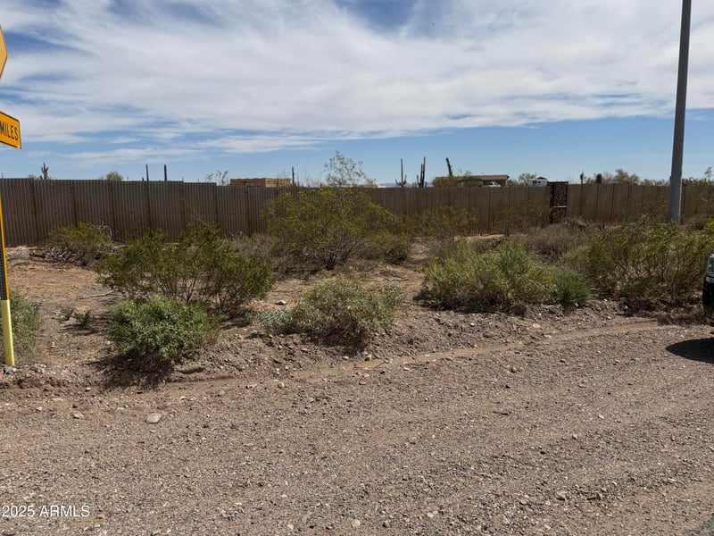 XX00E 253rd Ave #-, Morristown, AZ 85342