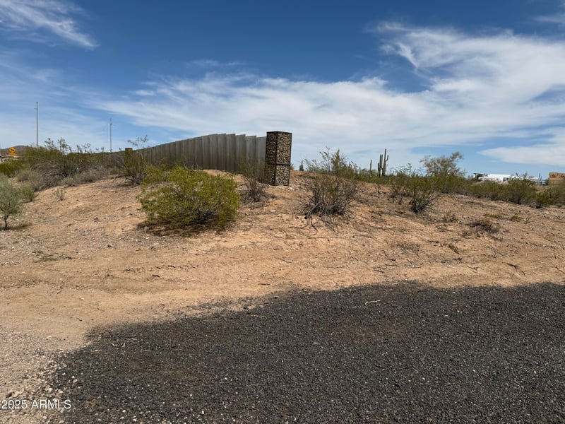 XX00E 253rd Ave #-, Morristown, AZ 85342