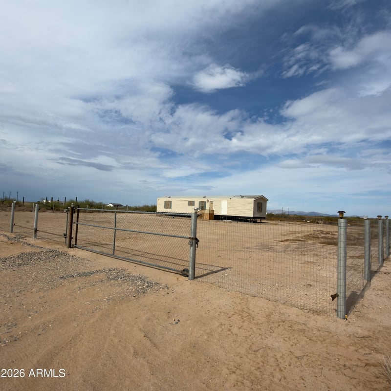 XXX 381 --, Tonopah, AZ 85354