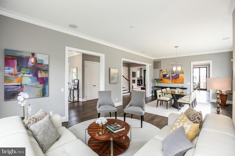 10107 Fleming Ave, Bethesda, MD 20814