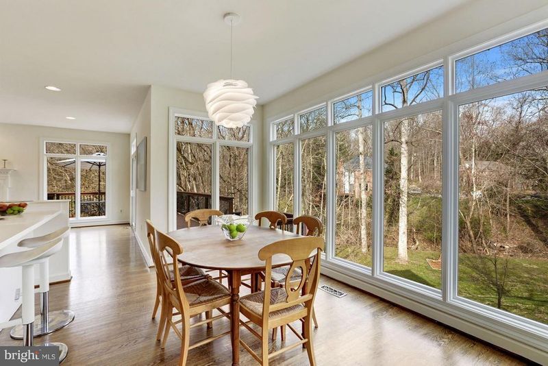 7924 Longridge Ct, Cabin John, MD 20818
