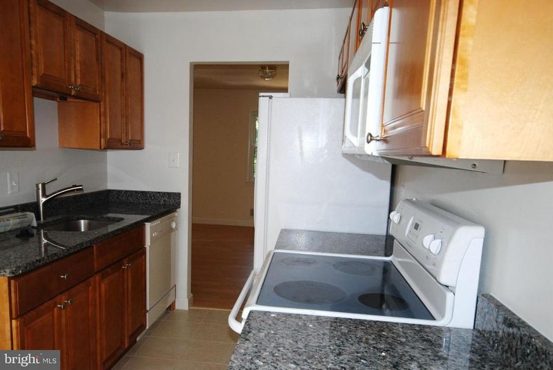 7 Hyacinth Ct #7, Gaithersburg, MD 20878