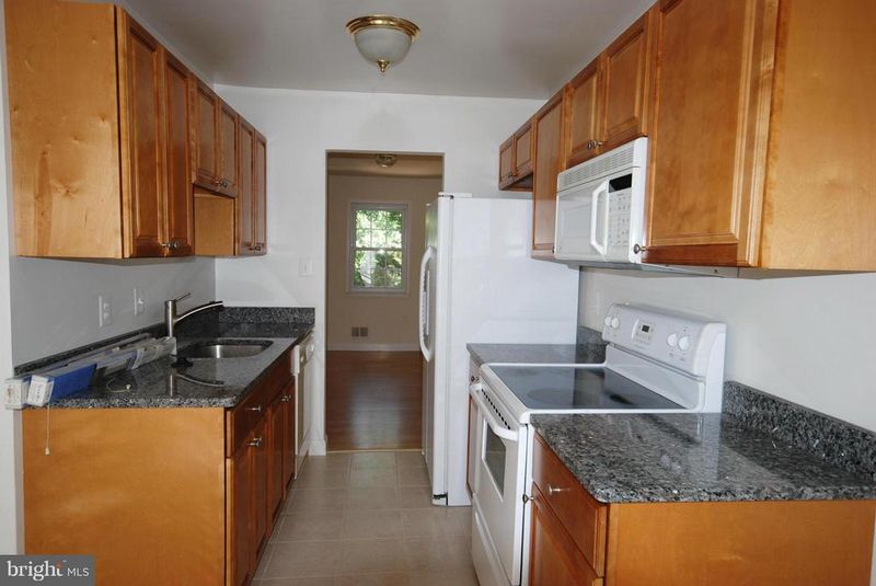 7 Hyacinth Ct #7, Gaithersburg, MD 20878