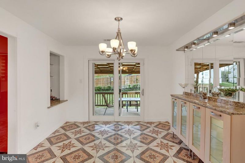 19107 Mockingbird Heights Rd, Triangle, VA 22172