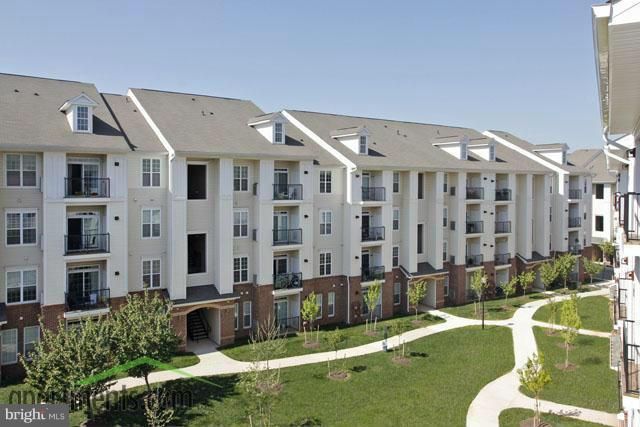 21222 Mcfadden Sq #310, Sterling, VA 20165