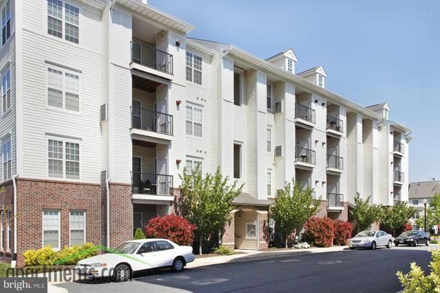 21222 Mcfadden Sq #310, Sterling, VA 20165