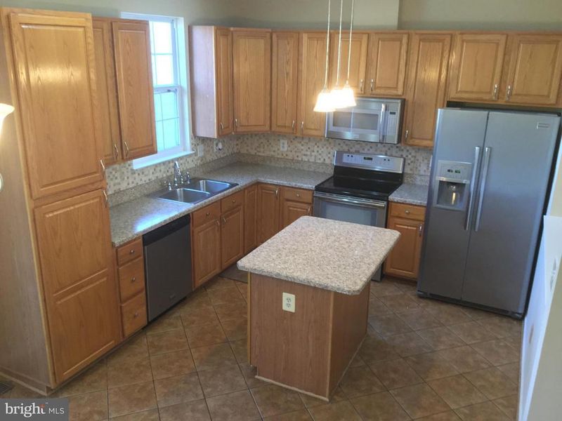 2512 Short Putt Ct, Crofton, MD 21114