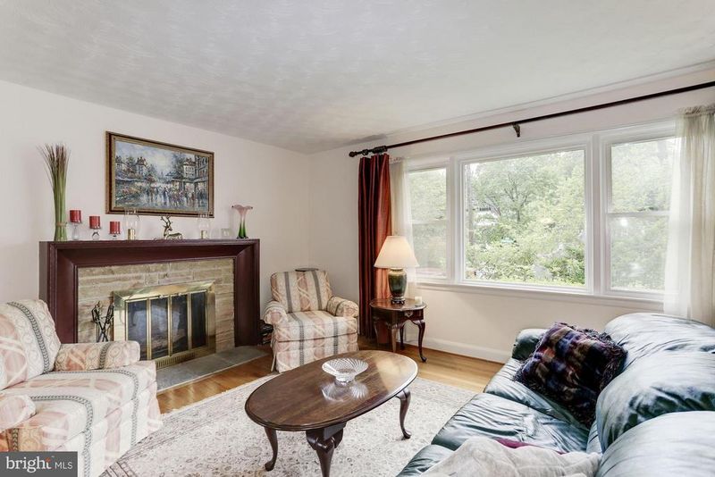 9709 Forest Grove Dr, Silver Spring, MD 20910