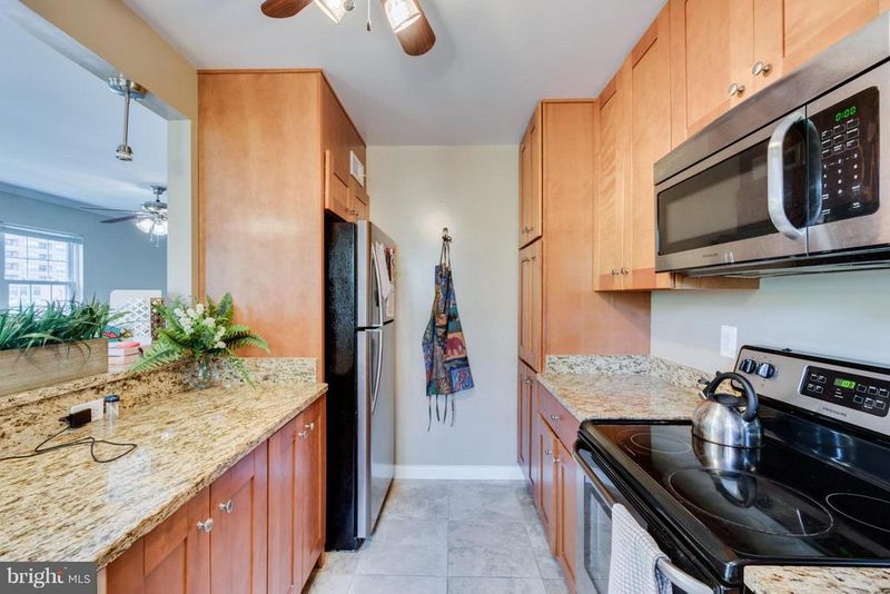 1105 Edgewood St #2, Arlington, VA 22204