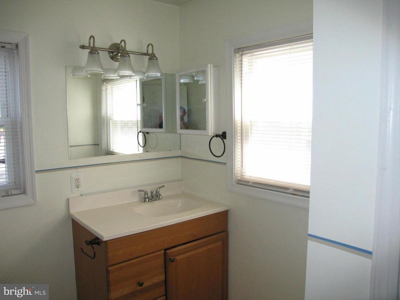 402 C St #203, Quantico, VA 22134