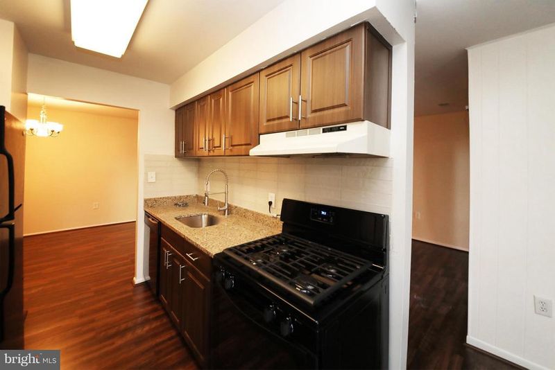 3372 Woodburn Rd #31, Annandale, VA 22003