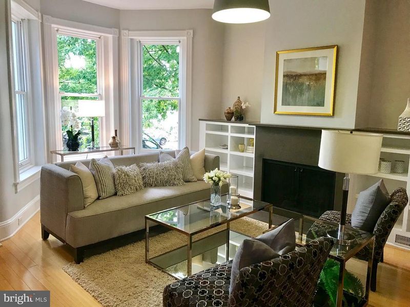 906 G St SE, Washington, DC 20003