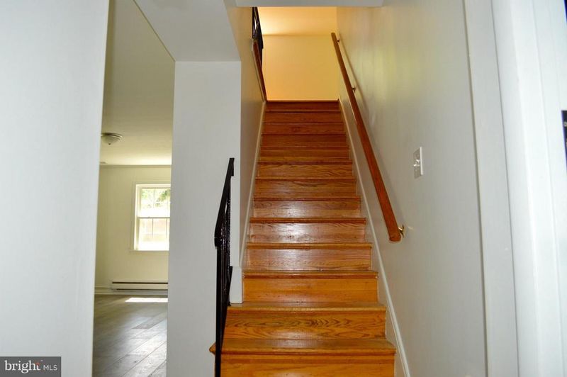 11104 Foxglove Ln, Silver Spring, MD 20901