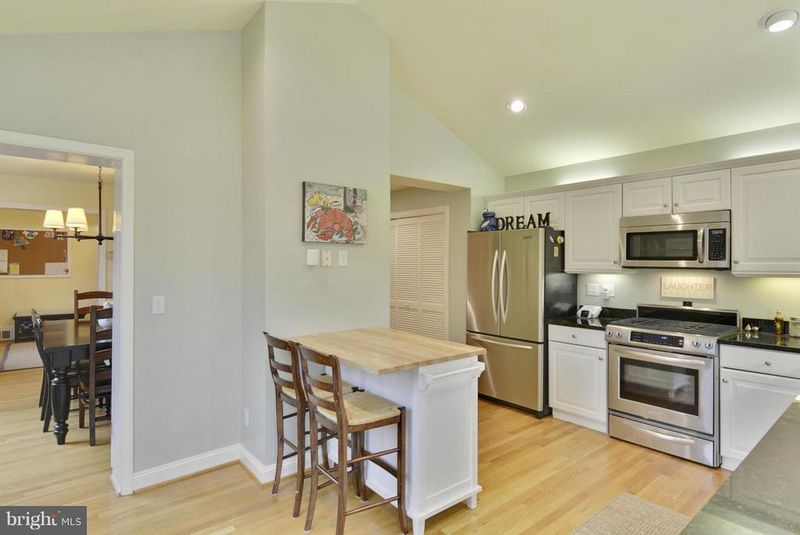 10204 Cherry Tree Ln, Silver Spring, MD 20901