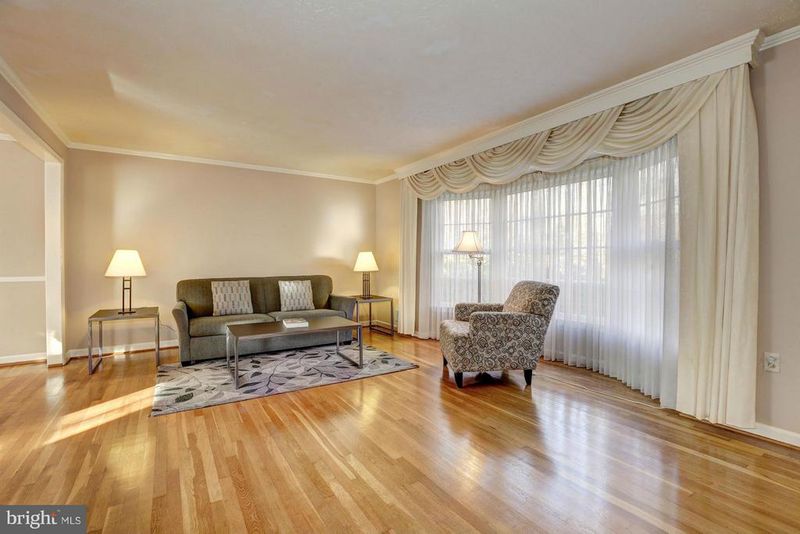 114 Eldrid Dr, Silver Spring, MD 20904