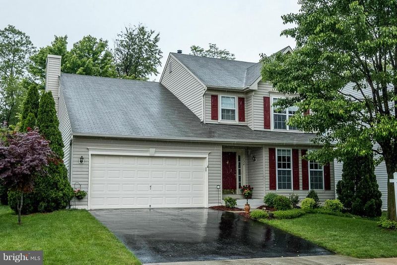 124 Farmbrook Ln, Hanover, MD 21076