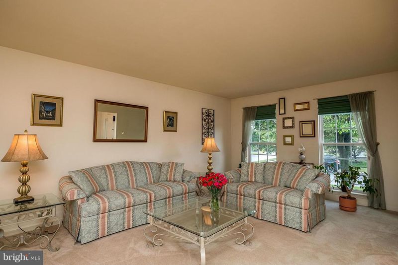 124 Farmbrook Ln, Hanover, MD 21076