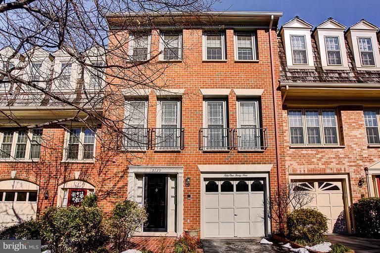 5139 Woodmire Ln, Alexandria, VA 22311