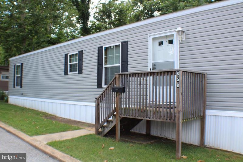 658 Sunset Strip, Brooklyn Park, MD 21225