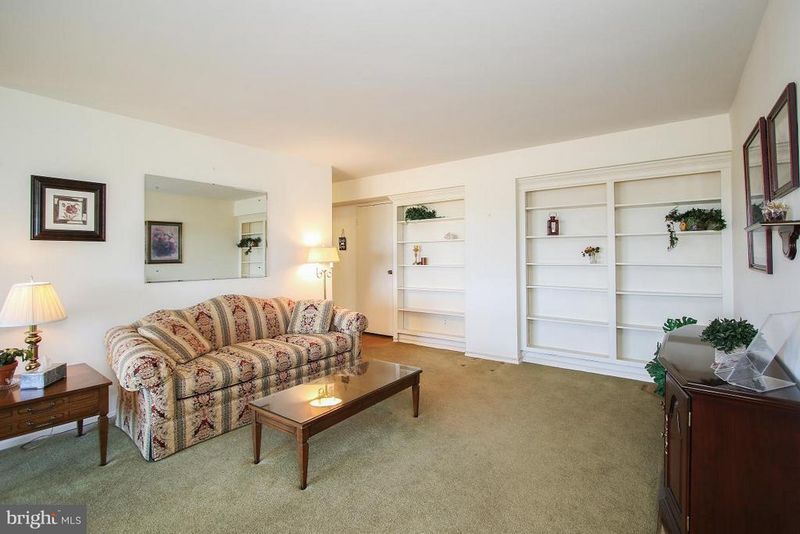 9701 Fields Rd #1501, Gaithersburg, MD 20878