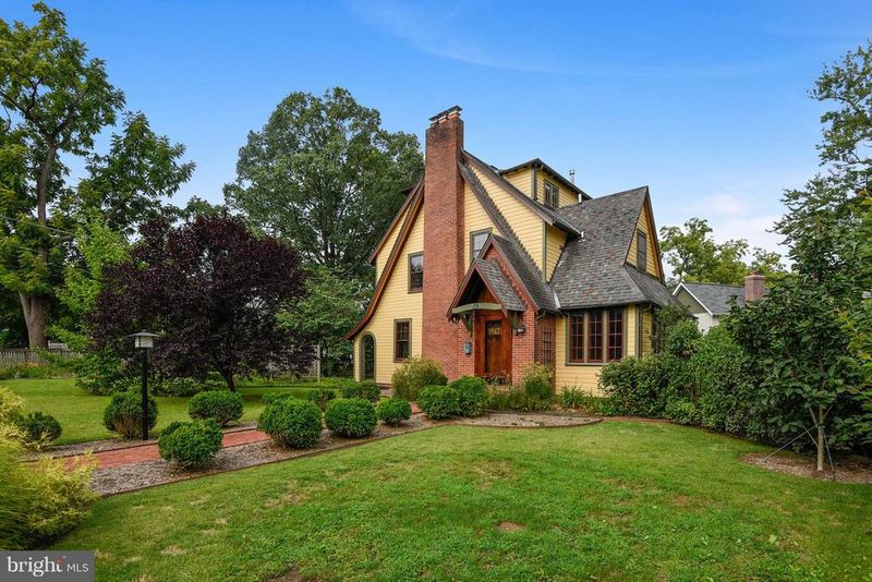 611 Pershing Dr, Silver Spring, MD 20910