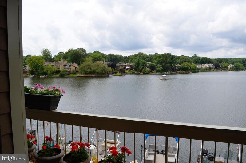 11162 Harbor Ct, Reston, VA 20191
