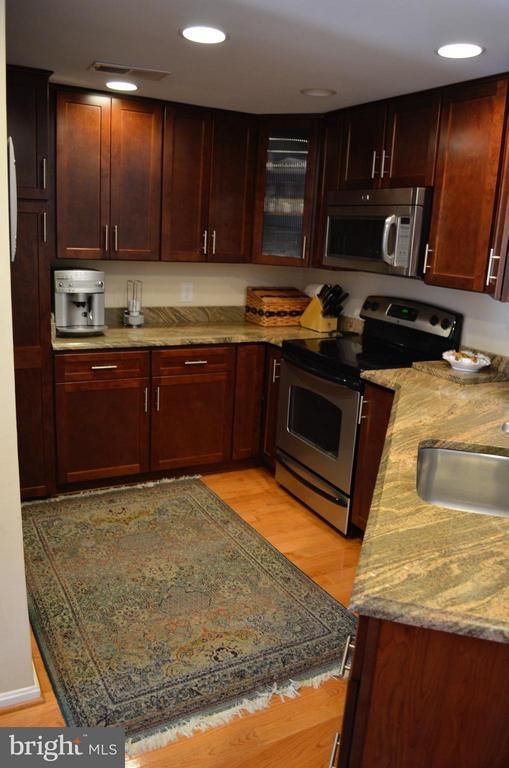 11162 Harbor Ct, Reston, VA 20191